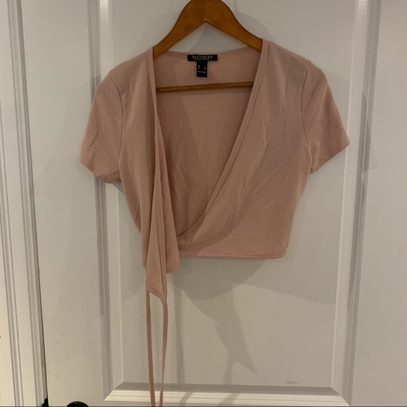 Cute pink criss cross crop top - Picture 2 of 3